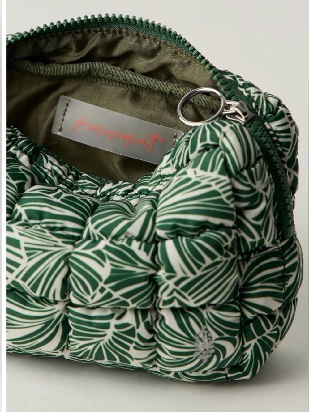 FP MOVEMENT by FREE PEOPLE PRINTED MINI CASE IN TOUCAN TROPICS - Picture 4 of 11